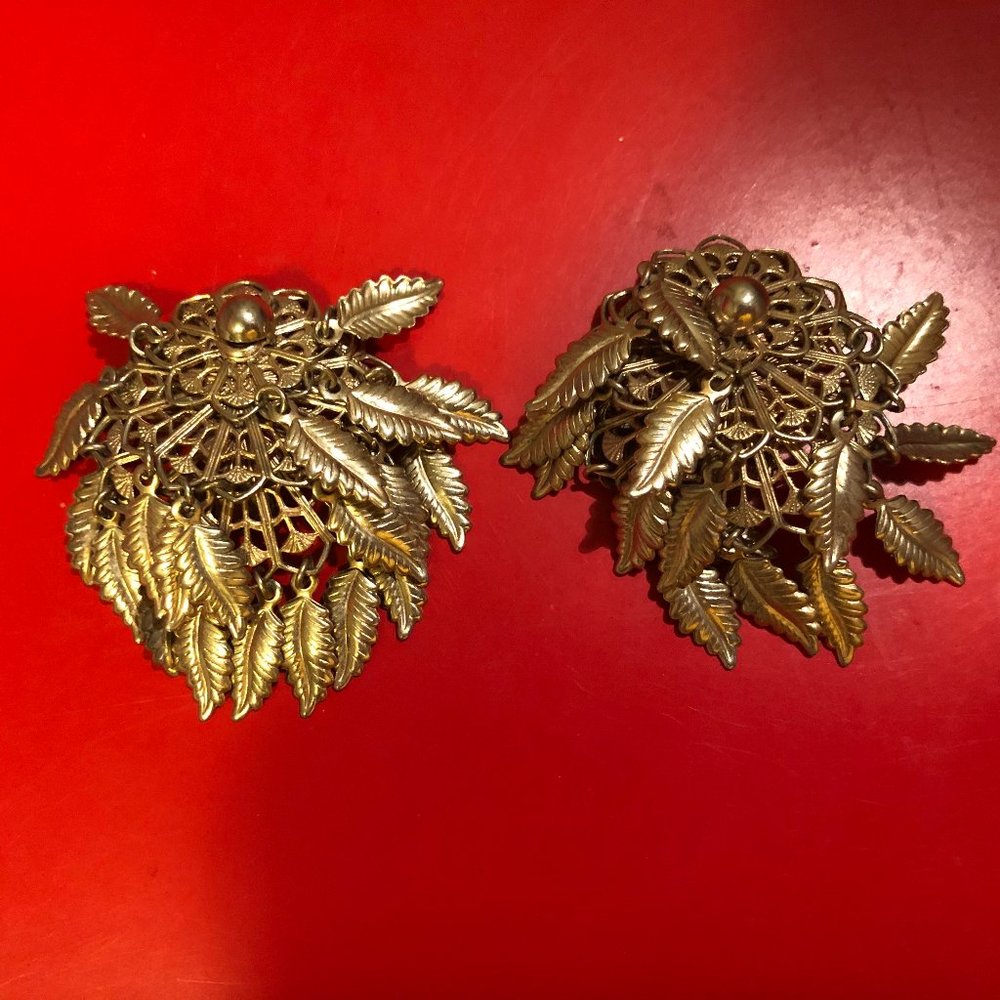 Flapper Leaf Earrings